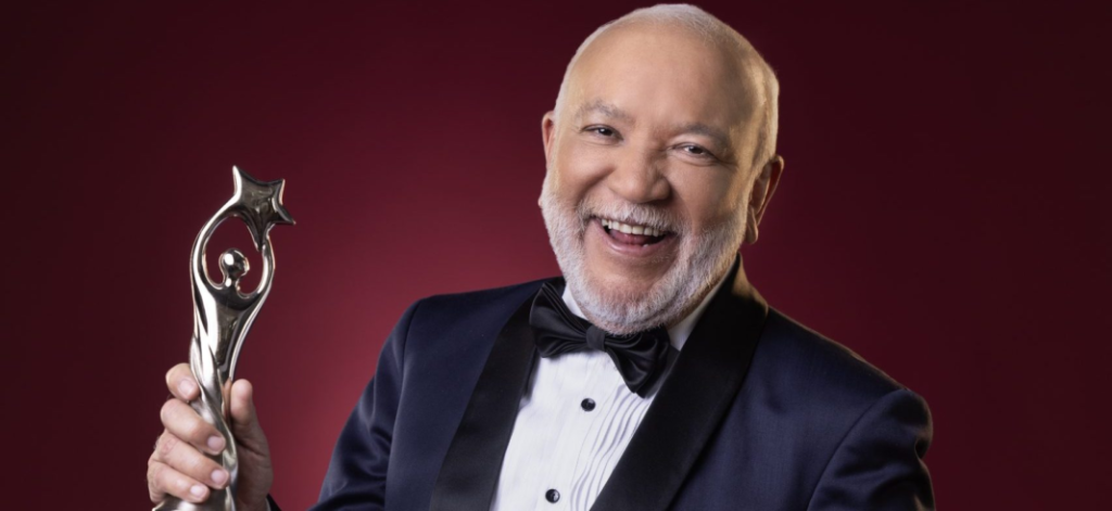 Jochy Santos recibe el Gran Soberano 2026; pide 'más nivel en la comunicación dominicana', eldigital.com.do