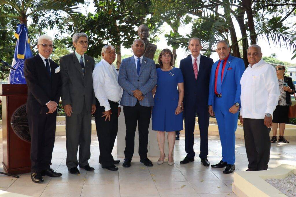 UASD rinde homenaje a José Francisco Peña Gómez con ofrenda floral en el aniversario de su natalicio, eldigital.com.do