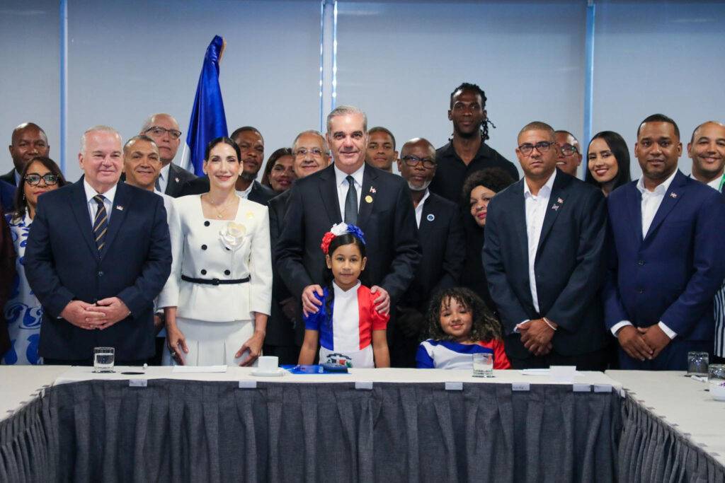 Presidente Abinader se reúne con líderes dominicanos en Chile , eldigital.com.do