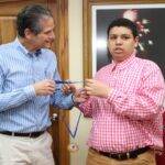 Mesa de Diálogo por el Autismo otorgó Medalla por la Inclusión a Oscar Villanueva, eldigital.com.do