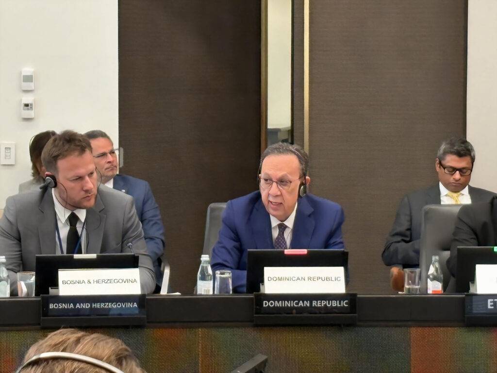 Valdez Albizu participa en la mesa redonda de alto nivel sobre fraude digital en los servicios financieros, eldigital.com.do