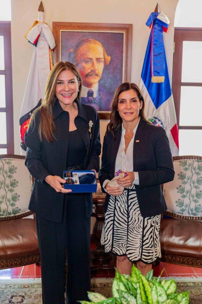 Embajadora Leah Campos y Carolina Mejía tratan temas de interés para RD y EE. UU., eldigital.com.do
