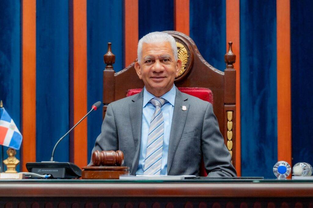Senado aprueba ley que reconoce trayectoria política y de servicio del exsenador Vicente Sánchez Baret, eldigital.com.do