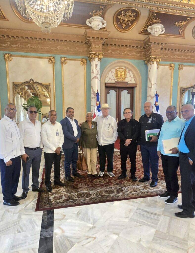 Abinader recibe a la ANPA en el Palacio Nacional y garantiza que "Ningún agrónomo será cancelado", eldigital.com.do