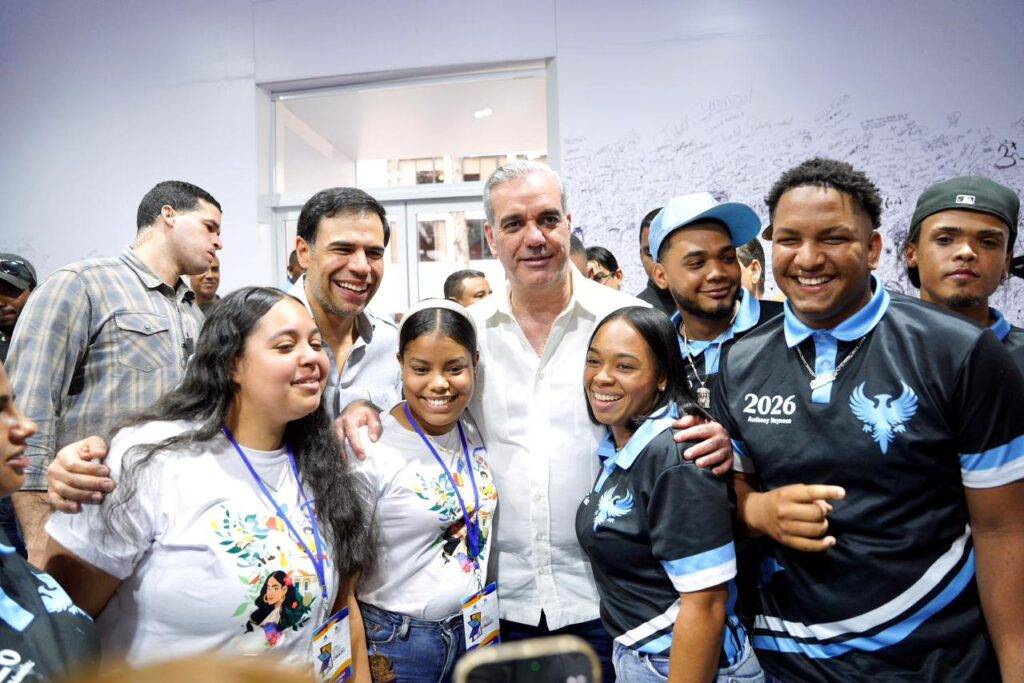 Presidente Abinader visita la Feria Regional del Libro y la Cultura Cibao 2026, eldigital.com.do