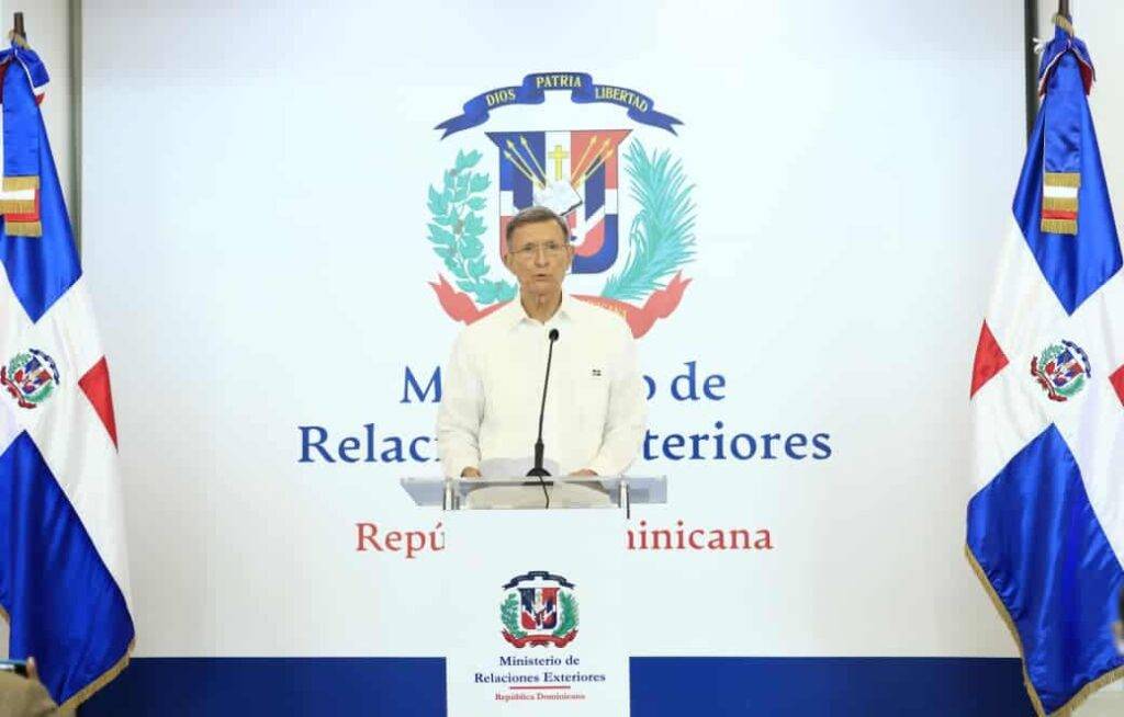 Ingresos de los consulados pasarán al Estado dominicano dispone el gobierno, eldigital.com.do