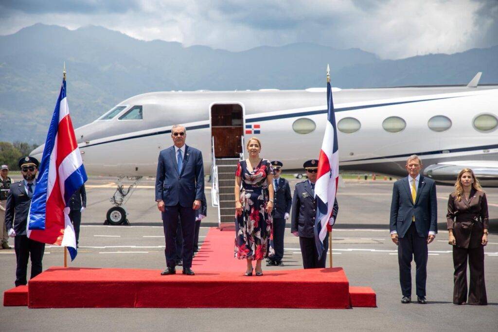 El presidente llega a Costa Rica para actos de transmisión de mando presidencial de Laura Fernández Delgado, eldigital.com.do