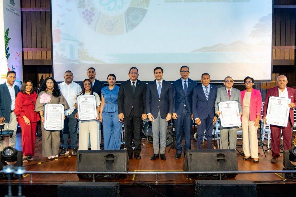 Senado y Cultura reconocen a destacadas personalidades de diferentes provincias del Sur Senado y Cultura reconocen a destacadas personalidades de diferentes provincias del Sur, eldigital.com.do