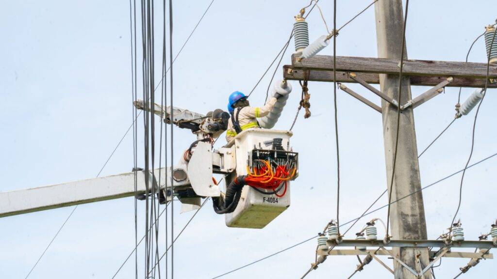 ETED fortalece la red eléctrica en Haina con trabajos en la línea de transmisión 69 kV Haina – Puerto de Haina, este sábado, eldigital.com.do