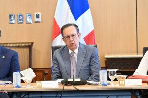 Gobernador Valdez Albizu y ministro Magín Díaz se reúnen con misión del FMI para iniciar ‘Staff Visit’ con la República Dominicana, eldigital.com.do