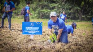 Colaboradores de Planeta Azul Bebidas siembran 1,200 árboles en cuenca del río Haina, eldigital.com.do