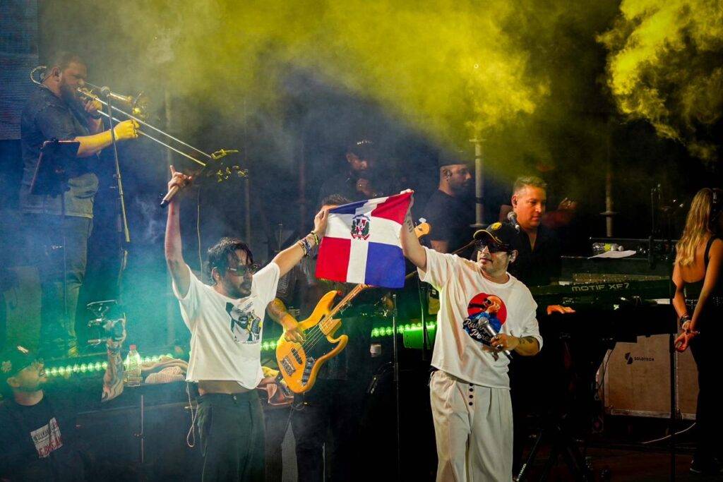 Servando y Florentino se reencontraron con sus fans más leales en un emotivo concierto en el Óvalo Servando y Florentino se reencontraron con sus fans más leales en un emotivo concierto en el Óvalo , eldigital.com.do