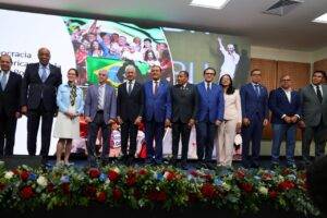 Politólogo estadounidense imparte en el Senado la conferencia "Estado de la Democracia en América Latina”, eldigital.com.do
