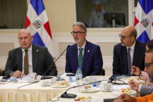 Magín explica a senadores: "plan anticrisis es sensato, progresivo y ajustado a las capacidades tributarias de los sectores sociales", eldigital.com.do