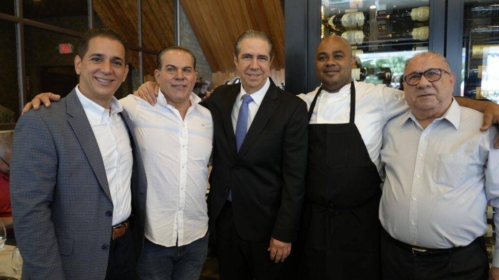 Francisco Javier socializa con dueños de supermercados NY propuesta para gobierno 2028-2032, eldigital.com.do