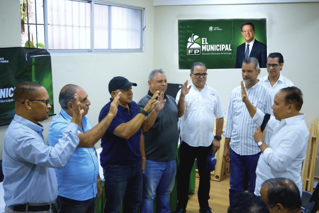 Radhamés Jiménez juramenta en la FP a exdirigentes del PLD en Santiago, eldigital.com.do