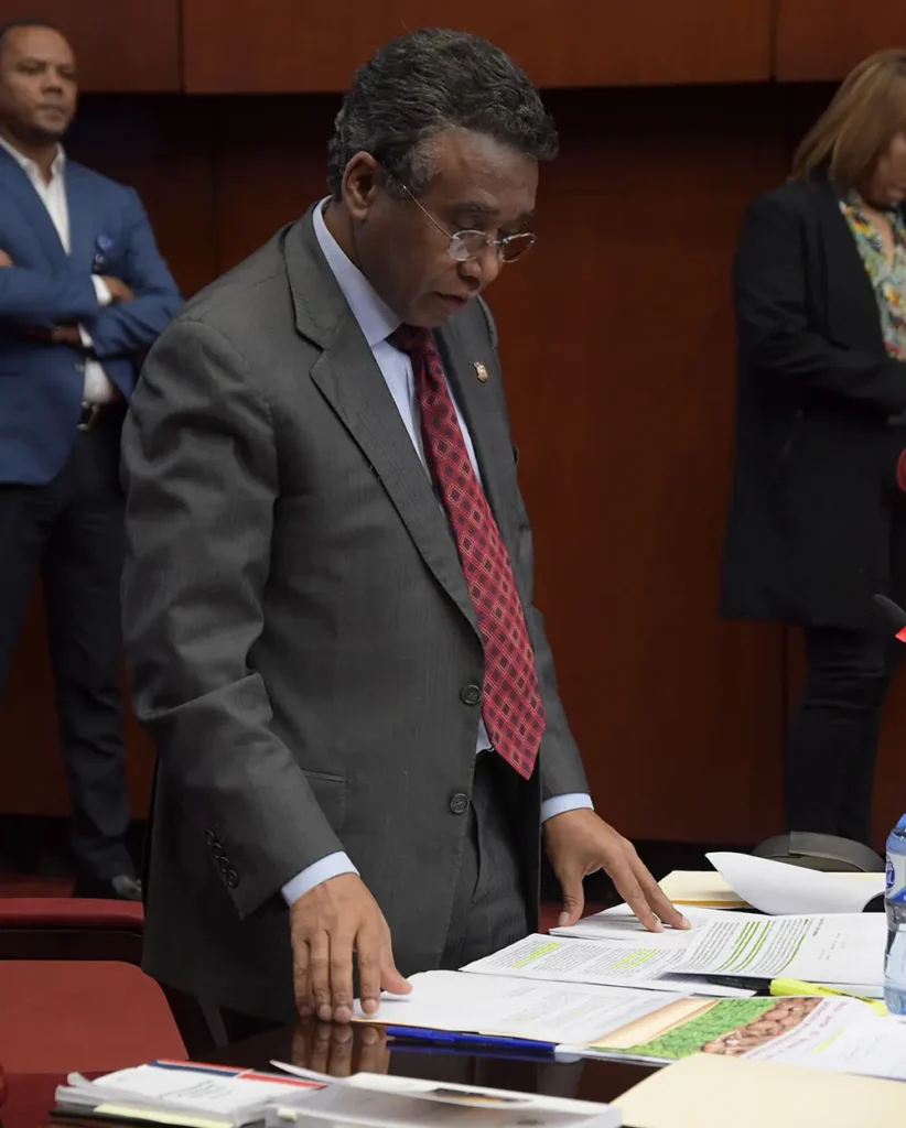 Senador propone sanciones por difamación sean económicas y hacer vistas públicas por Código Penal, eldigital.com.do