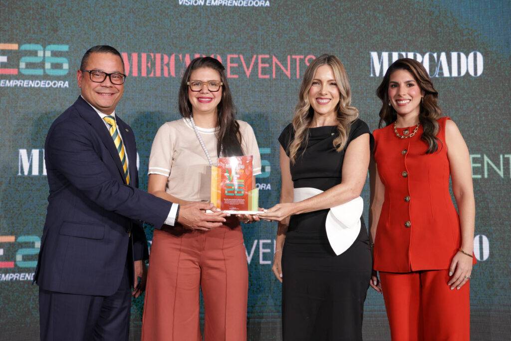 Banco Caribe y Revista Mercado reconocen a Elvira Garrido, de Pork and Beer, en el marco de Visión Emprendedora 2026, eldigital.com.do