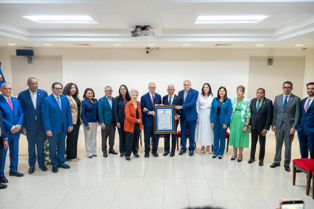 Senado reconoce a Jaime Francisco Sued Pichardo por su trayectoria empresarial y aportes al desarrollo de la industria farmacéutica Senado reconoce a Jaime Francisco Sued Pichardo por su trayectoria empresarial y aportes al desarrollo de la industria farmacéutica, eldigital.com.do
