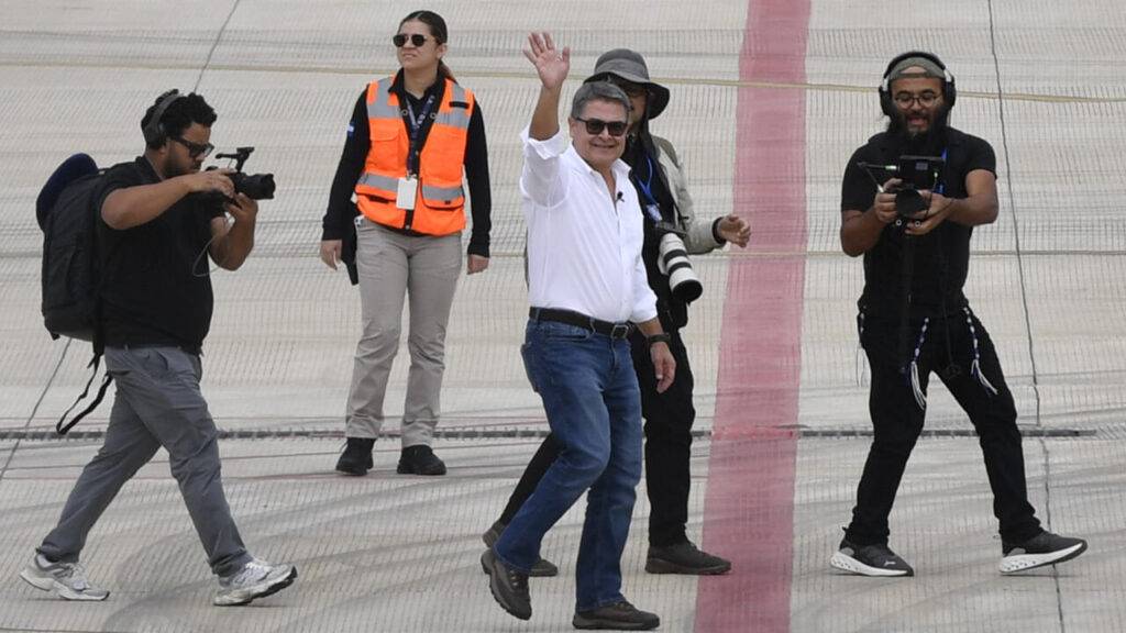 El expresidente hondureño condenado por narcotráfico regresa al país tras ser indultado por Trump El expresidente hondureño condenado por narcotráfico regresa al país tras ser indultado por Trump, eldigital.com.do