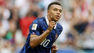 Bota de Oro: el máximo goleador de la Copa del Mundo Kylian Mbappé se coronó como el campeón de goleo del Mundial 2026. El delantero francés anotó un total de 10 goles a lo largo de la competencia.