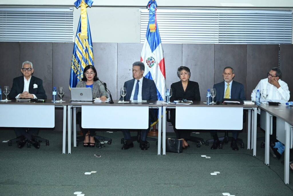 Leonel inicia desde Funglode discusión sobre reforma policial; advierte aspectos inconstitucionales en el proyecto, eldigital.com.do