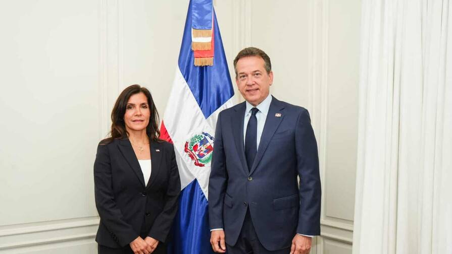 El veloz encuentro del nuevo canciller y la embajadora de los EE.UU.