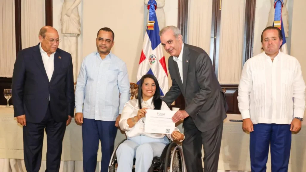 Gobierno otorga más de 36 mil becas tecnológicas; 51.3 % fueron destinadas a mujeres Gobierno otorga más de 36 mil becas tecnológicas; 51.3 % fueron destinadas a mujeres. eldigital.com.do