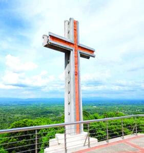El Santo Cerro, el balcón del Cibao donde la fe toca las nubes, eldigital.com.do