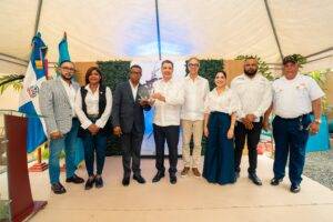 Banco Popular dona dos camiones de bomberos a La Guáyiga, eldigital.com.do