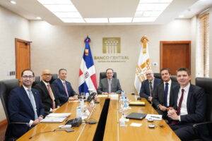Valdez Albizu se reúne con delegación de funcionarios del FMI, eldigital.com.do