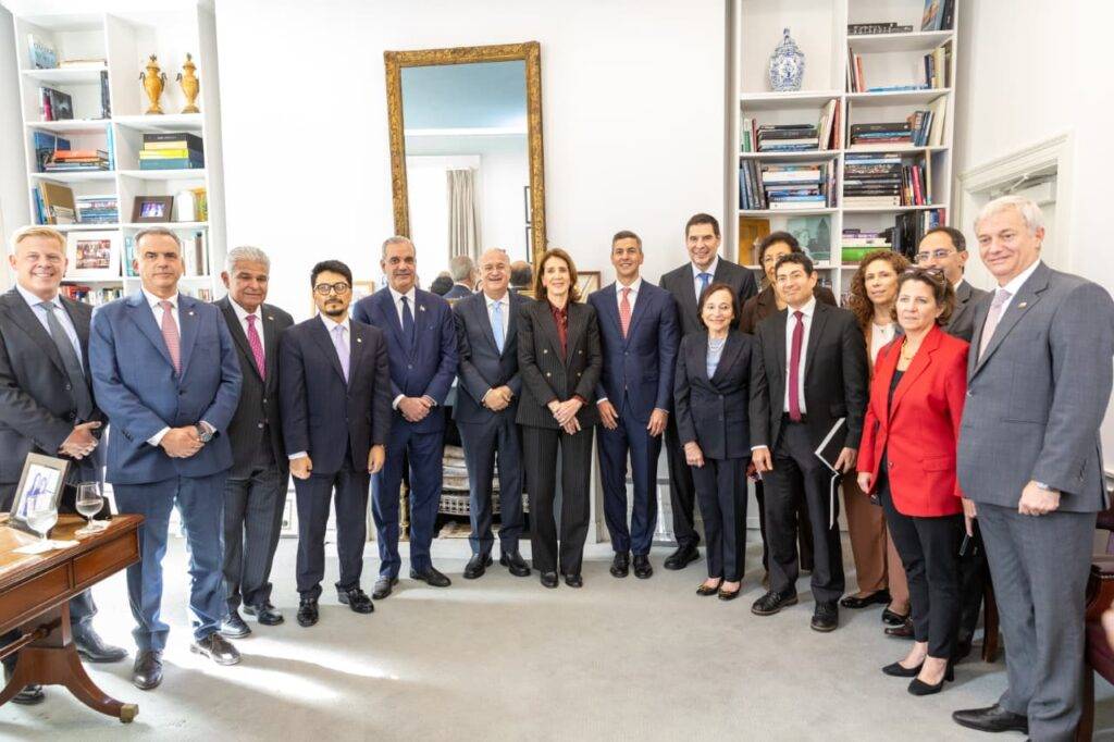 Presidente Abinader participa en Diálogo de Alto Nivel sobre Inteligencia Artificial del BID Presidente Abinader participa en Diálogo de Alto Nivel sobre Inteligencia Artificial del BID, eldigital.com.do