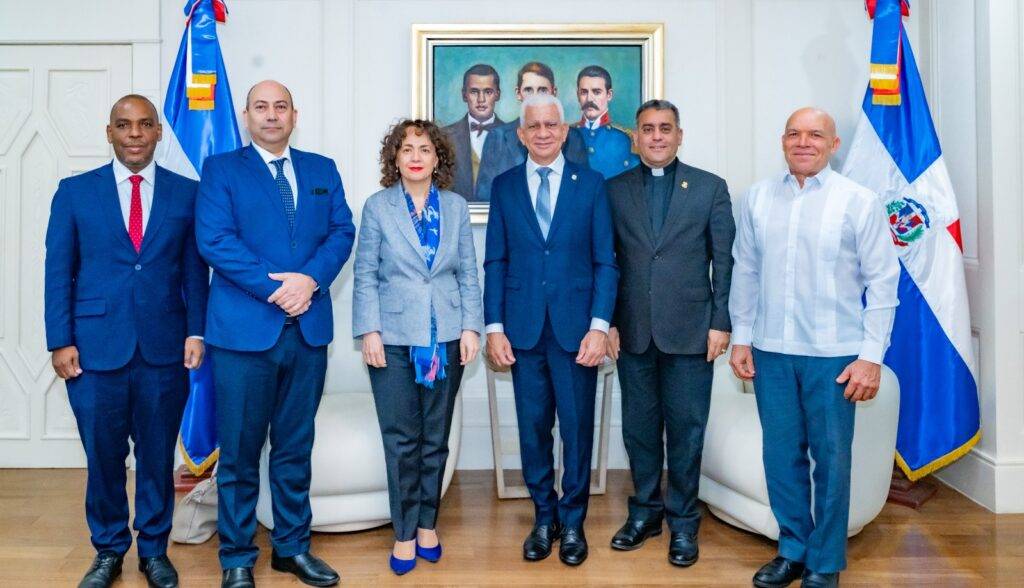 Presidente del Senado recibe a embajadora de España y abordan cooperación en ciberseguridad, eldigital.com.do