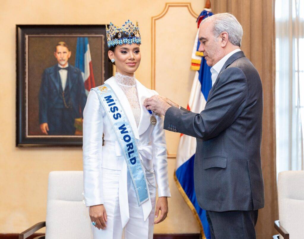 Presidente Abinader recibe a Miss Mundo 2026, Joheirry Mola en el Palacio Nacional , eldigital.com.do