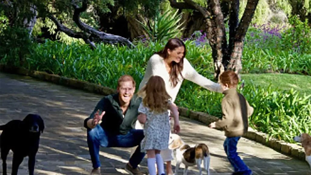 Los hijos de Harry y Meghan duraron exactamente 48 horas en su nuevo colegio en Londres, el por qué Los hijos de Harry y Meghan duraron exactamente 48 horas en su nuevo colegio en Londres, el por qué
