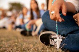 Cómo los jóvenes dominicanos replantean la fe mariana en la era digital, eldigital.com.do