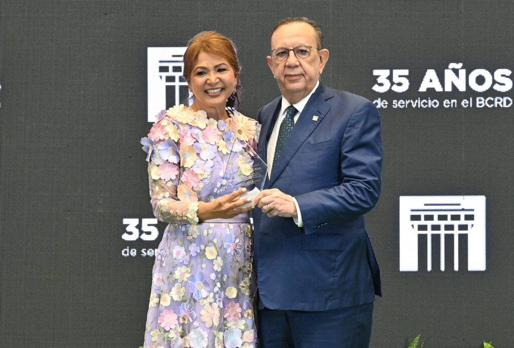 BCRD realiza acto de reconocimiento a personal por tiempo de servicio a la institución BCRD realiza acto de reconocimiento a personal por tiempo de servicio a la institución, eldigital.com.do