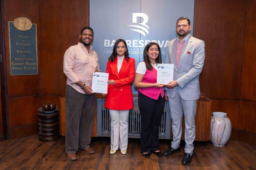 Banreservas entrega becas Creativos Globales para estudiar en Miami Ad School Punta Cana Banreservas entrega becas Creativos Globales para estudiar en Miami Ad School Punta Cana, eldigital.com.do