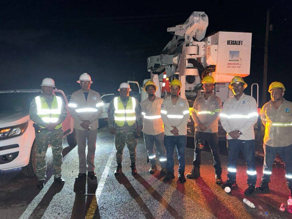 ETED refuerza con brigadas especializadas y drones las labores de localización de avería en línea Navarrete–Imbert II. eldigital.com.do