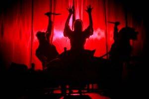La obra de Jean Genet, dirigida y adaptada por Fausto Rojas, regresa a escena los días 30 y 31 de octubre, a las 8:30 p. m., en la Sala Carlos Piantini. eldigital.com.do